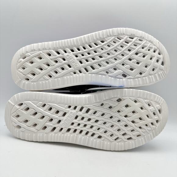 Hey Dude Mens Wally Slip-On Casual Shoe US 10 EU 43 Fish Camo Red Blue NIB - Picture 11 of 12